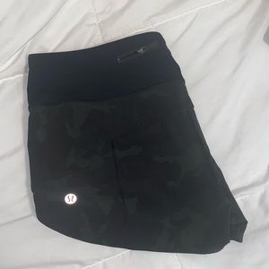 Lululemon speed up shorts 2.5 seam
